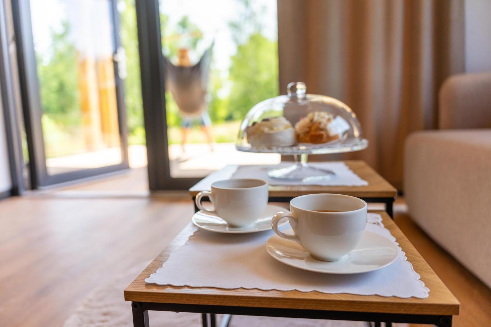 Zielona Zaba Hotel Derc Bagian luar foto