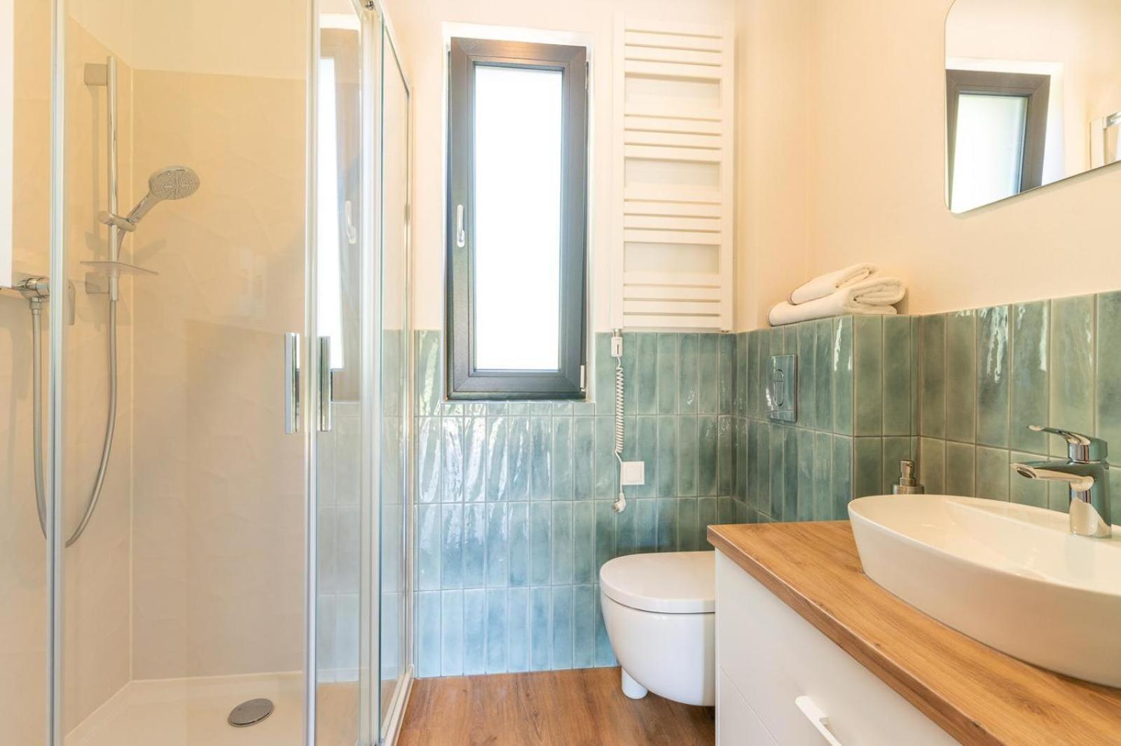 Zielona Zaba Hotel Derc Bagian luar foto