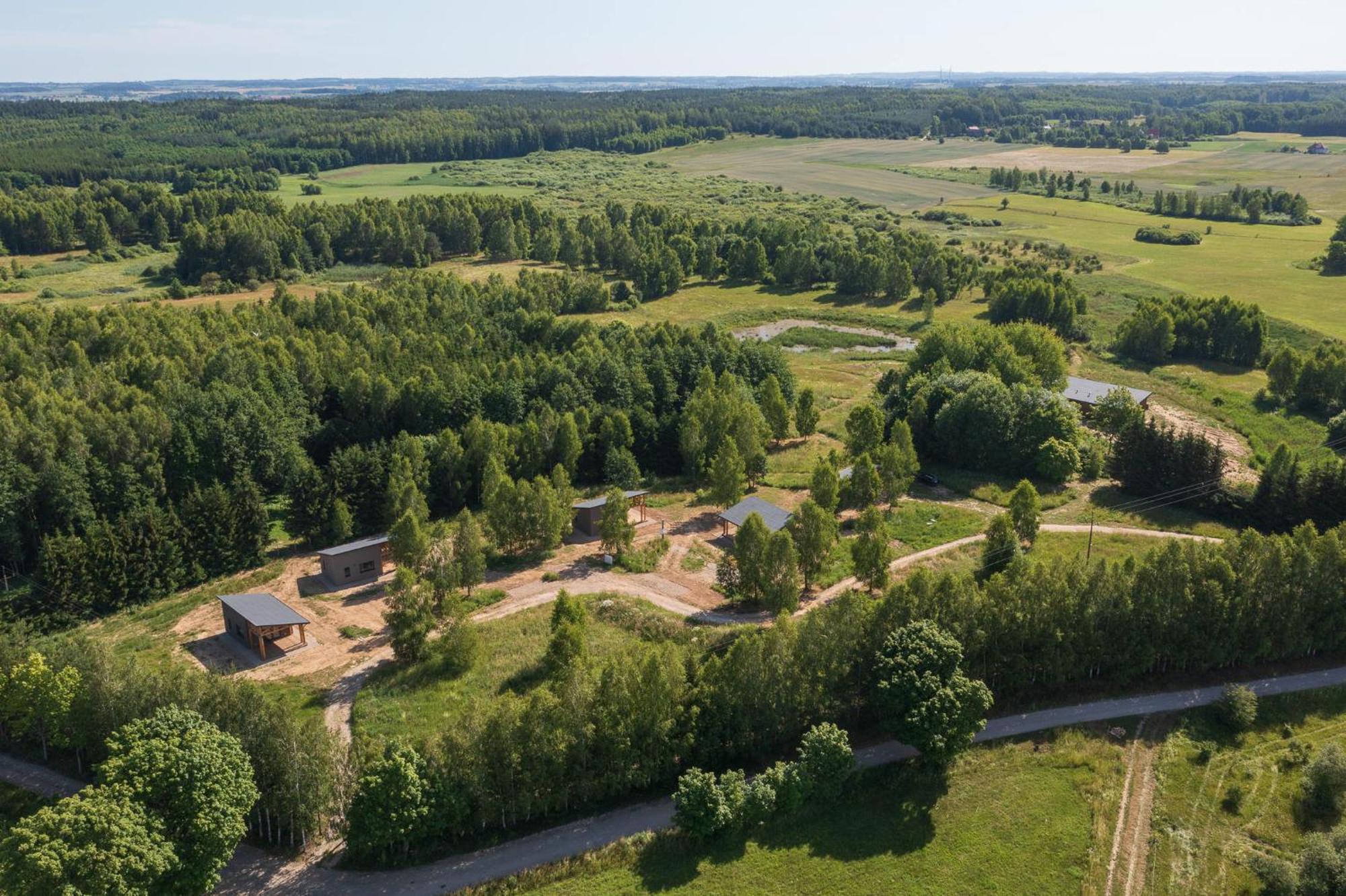 Zielona Zaba Hotel Derc Bagian luar foto